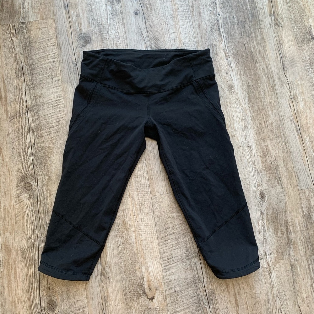 Lululemon Crop Leggings Size 6 ** Sold **